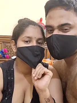 Snapshot of IND_COUPLE1 chatting on 03-05-25, 07:27 IND COUPLE1 online show from 03-05-25, 07:27