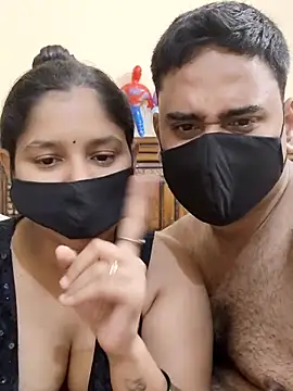 Snapshot of IND_COUPLE1 chatting on 03-06-25, 08:05 IND COUPLE1 online show from 03-06-25, 08:05