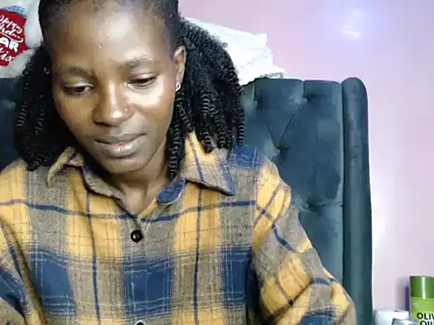 Snapshot of TrishaKalid chatting on 12-25-24, 08:50 TrishaKalid online show from 12-25-24, 08:50