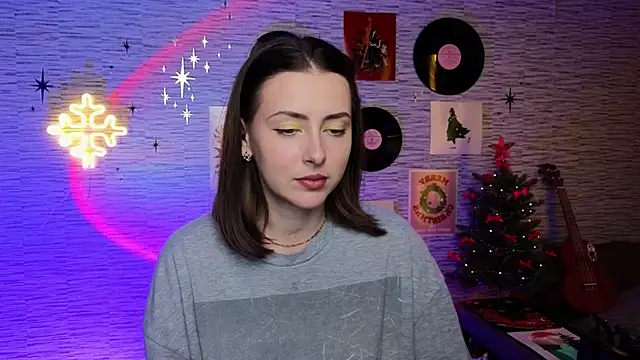 GloriaElmer online show from 12-17-24, 06:02
