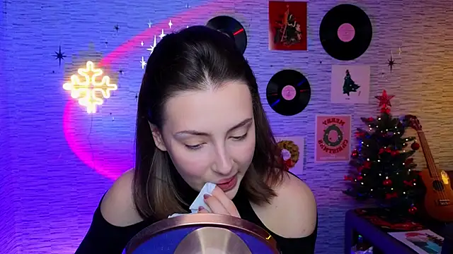 GloriaElmer online show from 12-23-24, 02:17