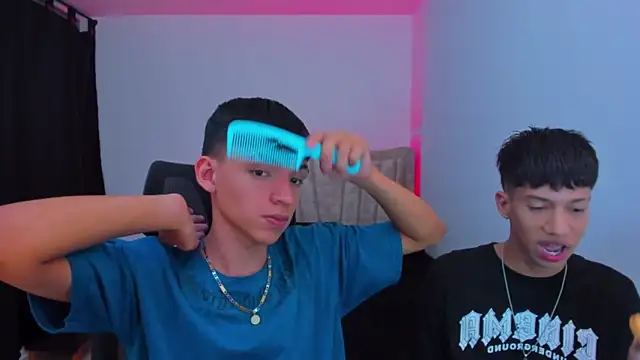 Snapshot of Juan_Nd_Steven chatting on 09-25-25, 04:16 Juan Nd Steven online show from 09-25-25, 04:16