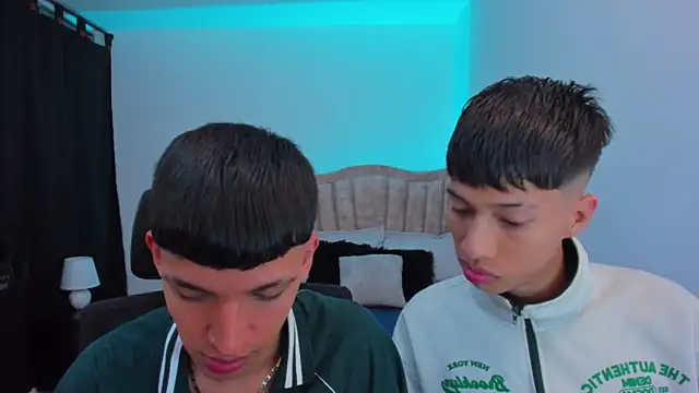 Snapshot of Juan_Nd_Steven chatting on 10-04-25, 04:10 Juan Nd Steven online show from 10-04-25, 04:10