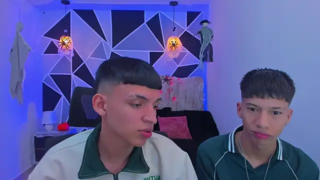 Snapshot of Juan_Nd_Steven chatting on 10-17-25, 11:07 Juan Nd Steven online show from 10-17-25, 11:07