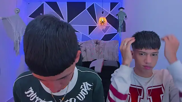 Snapshot of Juan_Nd_Steven chatting on 10-25-25, 04:09 Juan Nd Steven online show from 10-25-25, 04:09