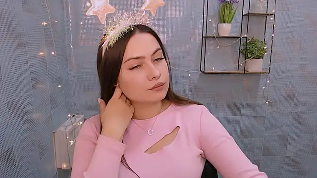 Snapshot of EmiliaTemi_ chatting on 12-25-24, 01:51 EmiliaTemi online show from 12-25-24, 01:51