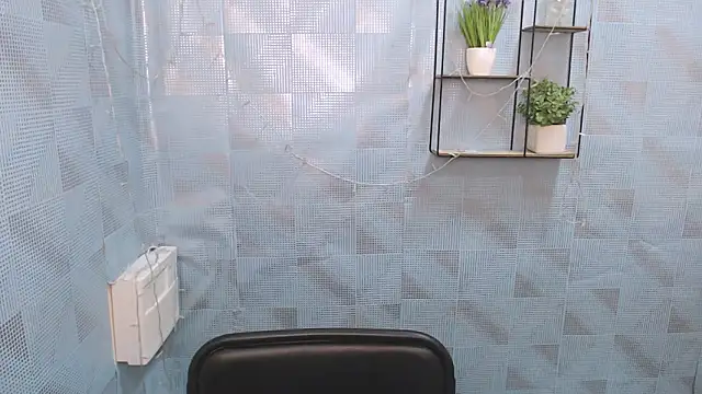 Snapshot of EmiliaTemi_ chatting on 01-16-25, 01:25 EmiliaTemi online show from 01-16-25, 01:25