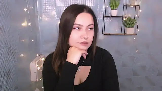 Snapshot of EmiliaTemi_ chatting on 01-17-25, 03:43 EmiliaTemi online show from 01-17-25, 03:43