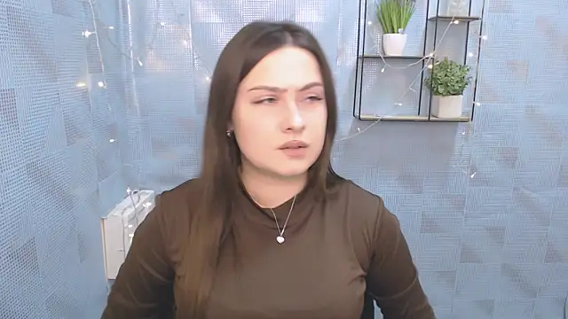 Snapshot of EmiliaTemi_ chatting on 01-18-25, 01:29 EmiliaTemi online show from 01-18-25, 01:29