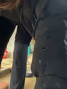 Laura8910 online show from 01-22-25, 04:13