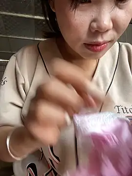 Laura8910 online show from 03-04-25, 03:22