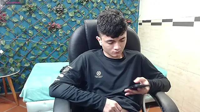 Waturox online show from 03-01-25, 01:22