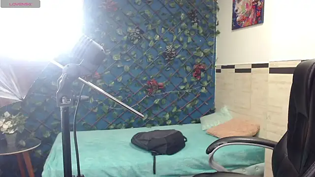 Waturox online show from 03-06-25, 01:05