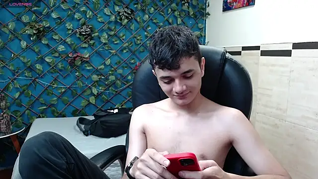 Waturox online show from 09-25-25, 07:39