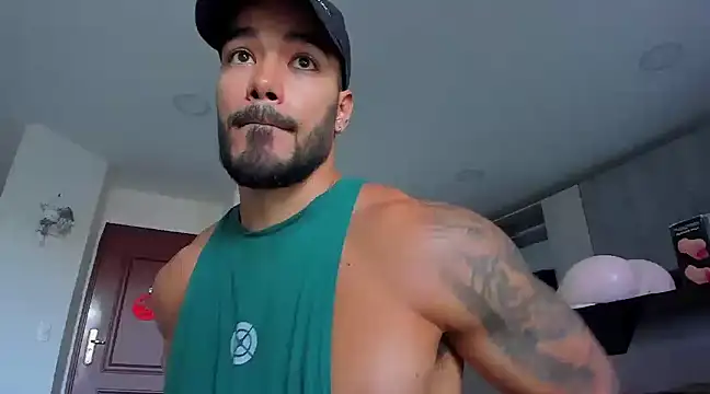 Snapshot of Alexander_Martines chatting on 01-06-25, 10:05 Alexander Martines online show from 01-06-25, 10:05