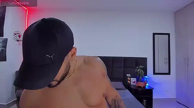 Snapshot of Alexander_Martines chatting on 01-15-25, 11:51 Alexander Martines online show from 01-15-25, 11:51