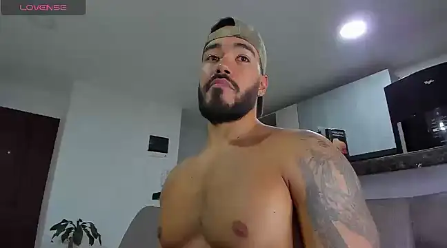 Snapshot of Alexander_Martines chatting on 02-03-25, 02:14 Alexander Martines online show from 02-03-25, 02:14