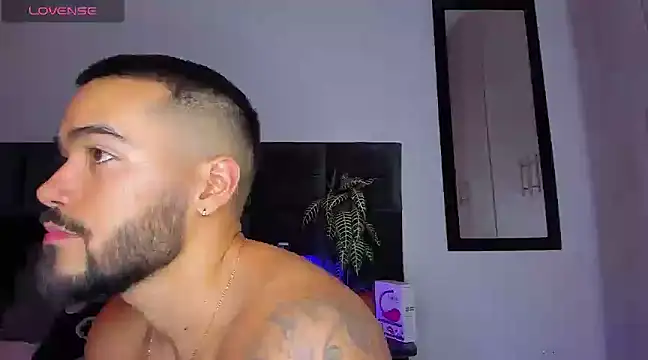 Snapshot of Alexander_Martines chatting on 02-12-25, 04:12 Alexander Martines online show from 02-12-25, 04:12