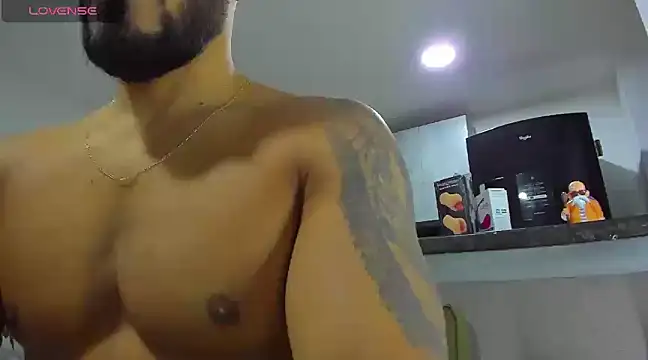 Snapshot of Alexander_Martines chatting on 02-14-25, 11:42 Alexander Martines online show from 02-14-25, 11:42