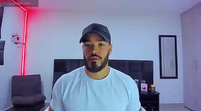 Snapshot of Alexander_Martines chatting on 02-18-25, 01:10 Alexander Martines online show from 02-18-25, 01:10