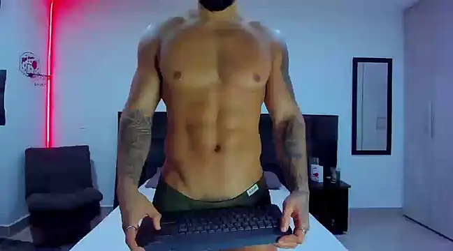 Snapshot of Alexander_Martines chatting on 02-18-25, 04:15 Alexander Martines online show from 02-18-25, 04:15