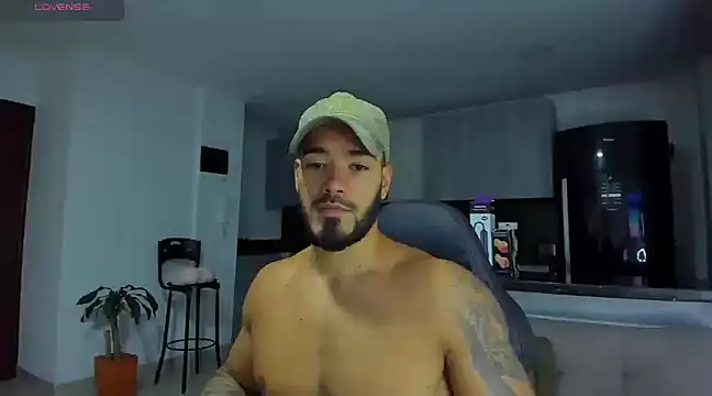 Snapshot of Alexander_Martines chatting on 03-13-25, 12:27 Alexander Martines online show from 03-13-25, 12:27