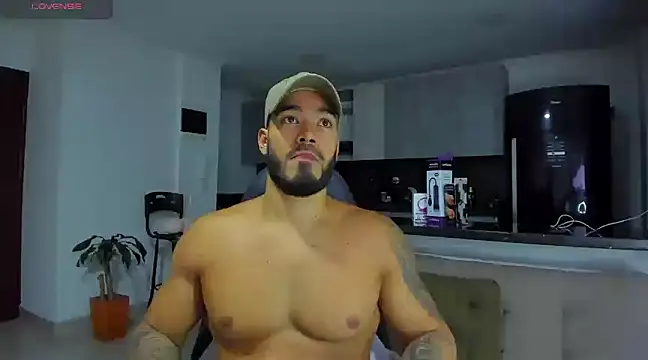 Snapshot of Alexander_Martines chatting on 03-13-25, 03:44 Alexander Martines online show from 03-13-25, 03:44