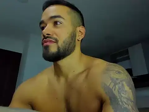 Snapshot of Alexander_Martines chatting on 10-07-25, 01:14 Alexander Martines online show from 10-07-25, 01:14