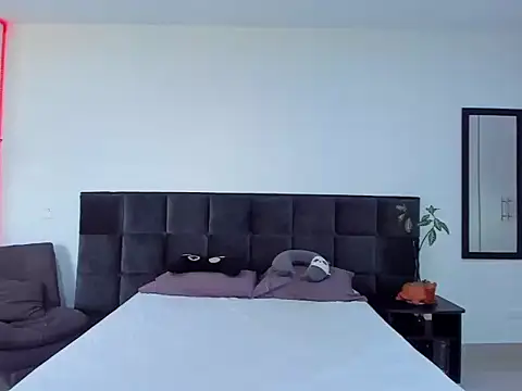 Snapshot of Alexander_Martines chatting on 10-17-25, 09:06 Alexander Martines online show from 10-17-25, 09:06