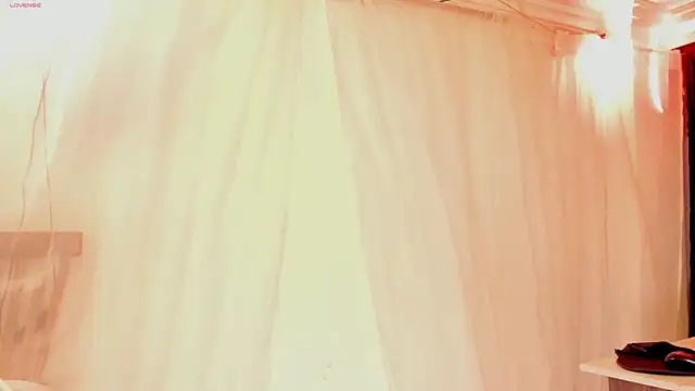 MiaKnox online show from 06-19-26, 12:15