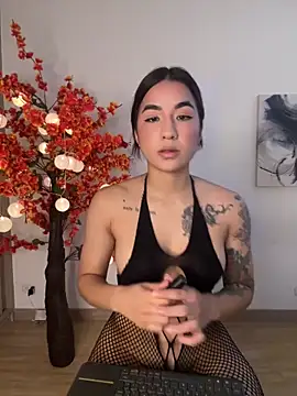 Snapshot of VictoriaHiill chatting on 02-10-26, 02:10 VictoriaHiill online show from 02-10-26, 02:10