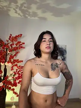 VictoriaHiill online show from 04-30-26, 04:24