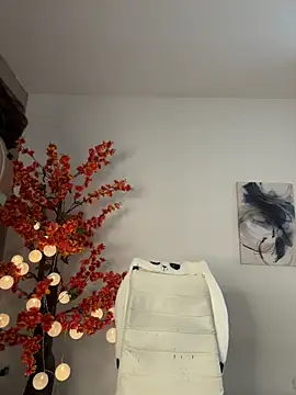 VictoriaHiill online show from 05-20-26, 06:14