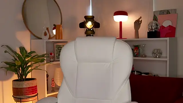 nahiapaws online show from 10-03-25, 09:34