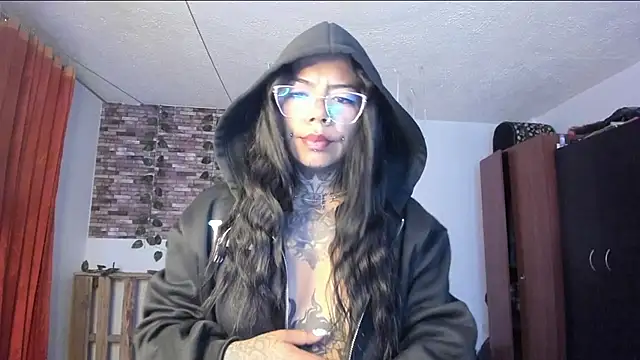 nicole volkov online show from 11-11-25, 06:02