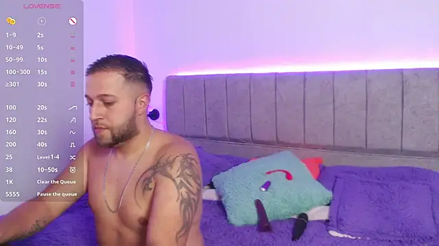 ryanandpamela  online show from 02-25-25, 01:17