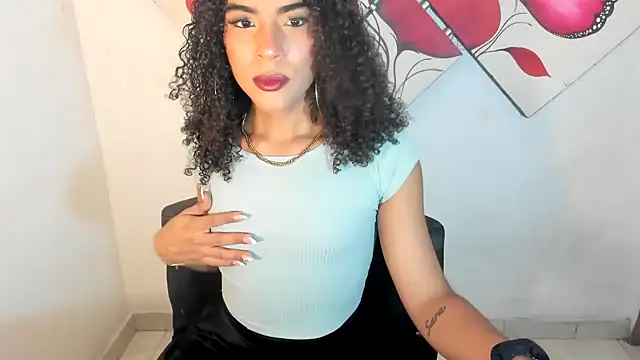 Snapshot of naomiwildburn chatting on 07-01-26, 01:18 naomiwildburn online show from 07-01-26, 01:18