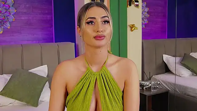 LoraDevine online show from 11-28-25, 11:40