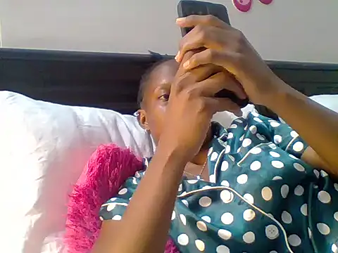 Petite 254 online show from 01-17-25, 06:57