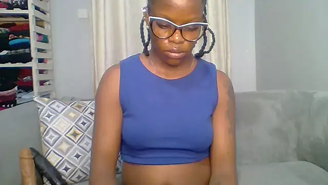 Petite 254 online show from 04-07-26, 08:15