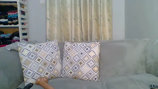 Petite 254 online show from 05-06-26, 12:08