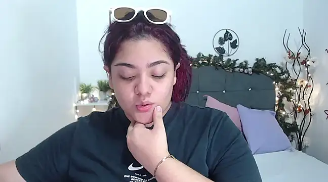 KathyGonzalez online show from 12-23-24, 11:25