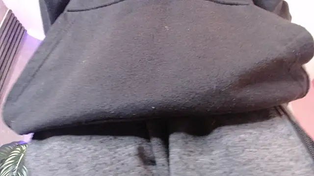 Snapshot of JuliaRose_ks chatting on 09-29-25, 12:10 JuliaRose ks online show from 09-29-25, 12:10