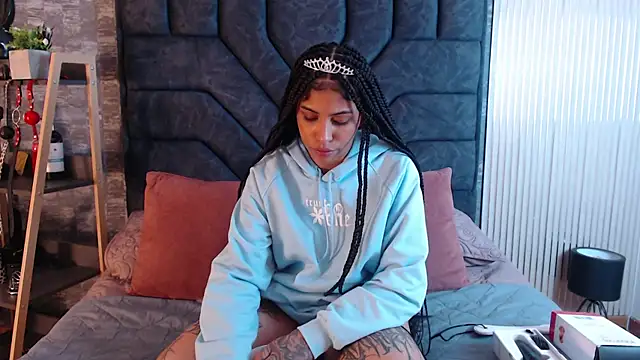 Snapshot of JuliaRose_ks chatting on 10-04-25, 03:37 JuliaRose ks online show from 10-04-25, 03:37