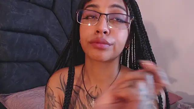 Snapshot of JuliaRose_ks chatting on 10-09-25, 12:19 JuliaRose ks online show from 10-09-25, 12:19