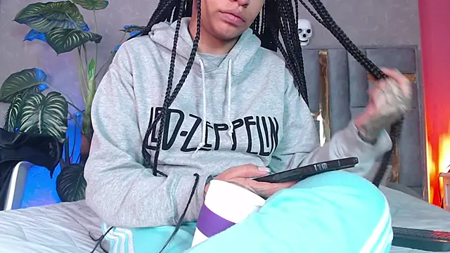 Snapshot of JuliaRose_ks chatting on 10-10-25, 10:36 JuliaRose ks online show from 10-10-25, 10:36