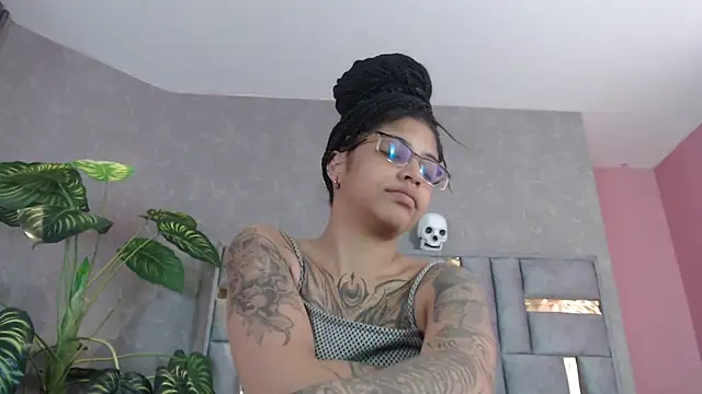 Snapshot of JuliaRose_ks chatting on 10-13-25, 12:16 JuliaRose ks online show from 10-13-25, 12:16