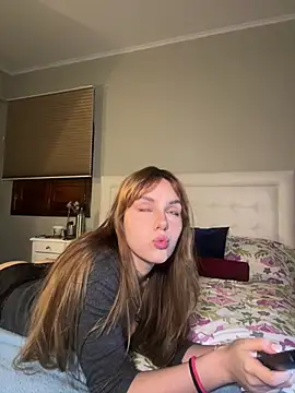 Snapshot of AlinaCarter chatting on 12-19-24, 12:34 AlinaCarter online show from 12-19-24, 12:34