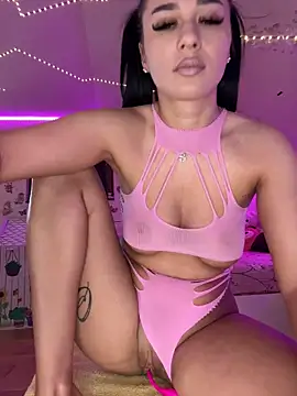 SelenaBee online show from 05-08-26, 06:08