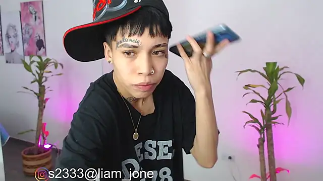 Jonesliam23 online show from 12-18-24, 07:19